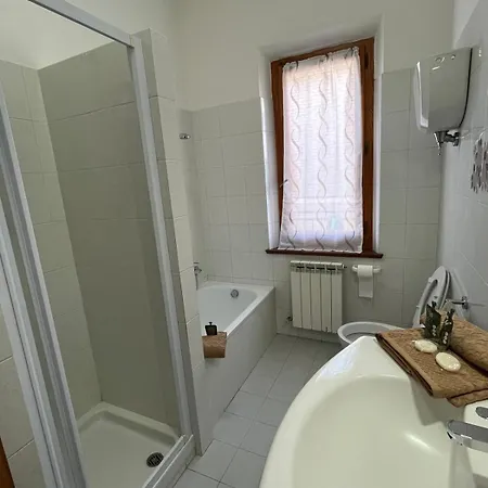 La Casina Di Ezio Apartment *